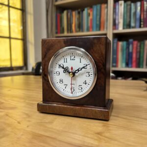 Ahşap masa saati El Yapımı. handmade wooden desk clock