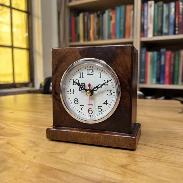 Ahşap masa saati El Yapımı. handmade wooden desk clock