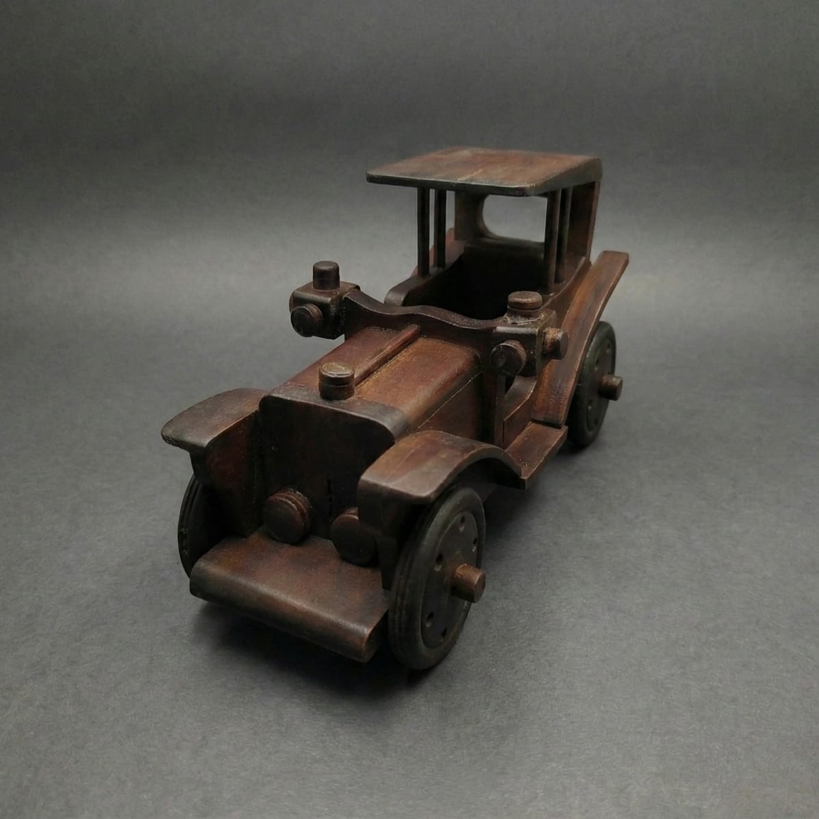Olden Wooden Car