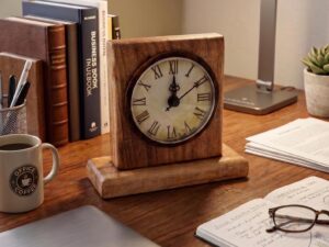 Essent Vardas Wooden Desk Clock MorgenCraft